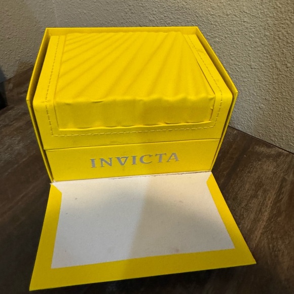 Invicta Gold and Blue Timepiece - Picture 8 of 9
